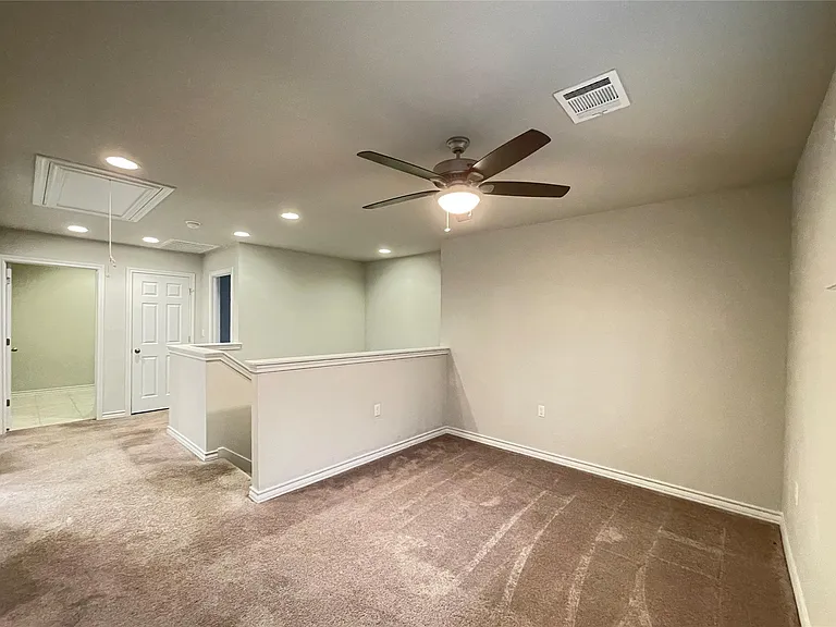 1602 Jacey Way — Photo 16
