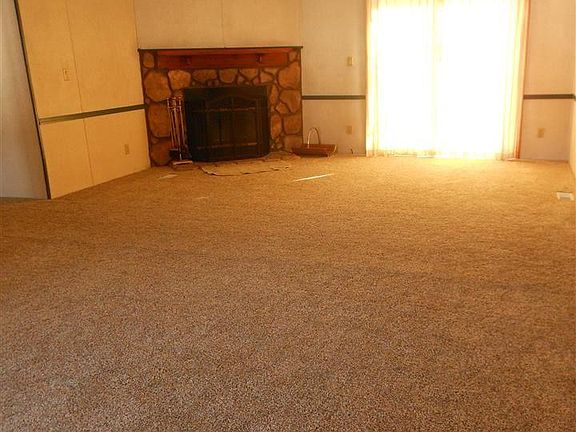 2nd image of 10 Oakhill Dr