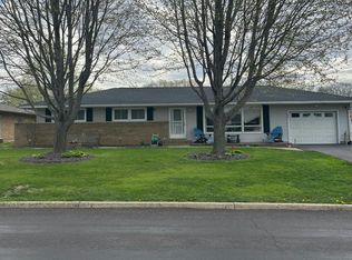 218 Illini Dr, East Peoria, IL 61611