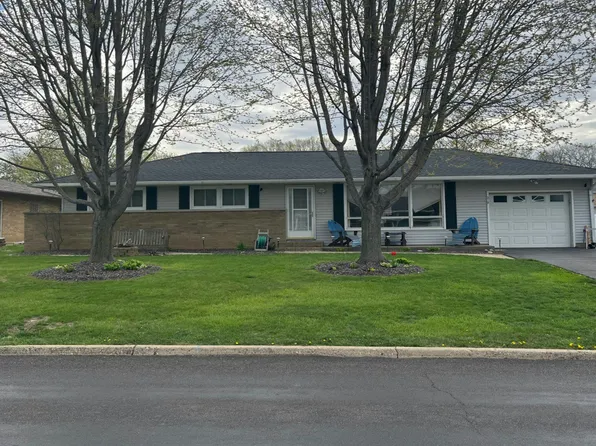 218 Illini Dr, East Peoria, IL 61611