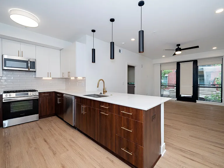 615 Peace St #306 — Photo 9