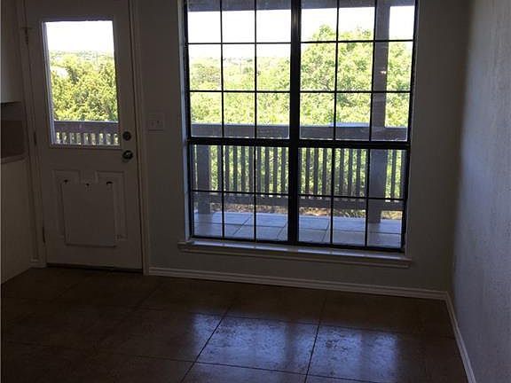 5th image of 10526 Lake Park Dr