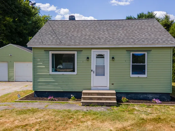226 N Main Road N, Hampden, ME 04444