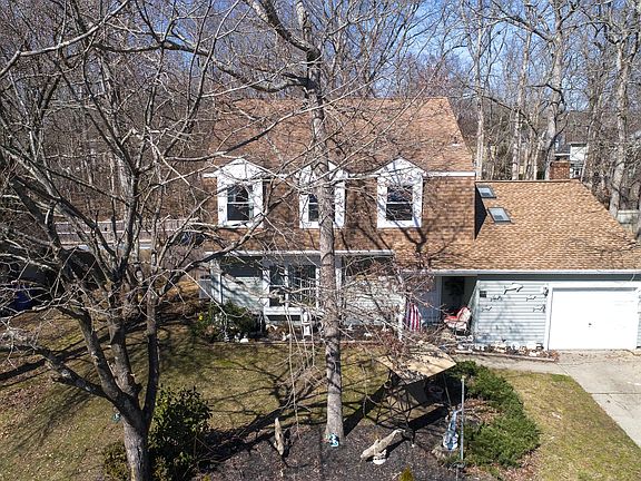 2nd image of 104 Lavenham Ct