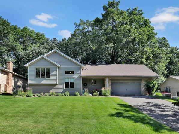 6 Pleasant View Ln, Circle Pines, MN 55014