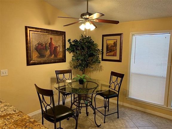4th image of 602 Saint Johns Ct #S