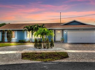900 SW 52nd Ave, Plantation, FL 33317