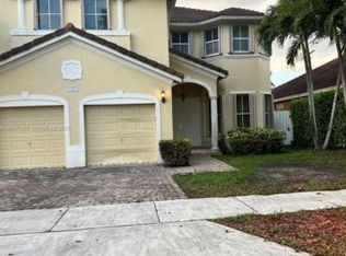 16475 SW 84th Ln, Miami, FL 33193