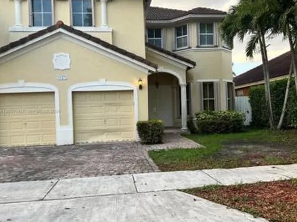 16475 SW 84th Ln, Miami, FL 33193