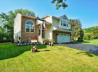 1 Pemberton Dr, Old Bridge, NJ 08857