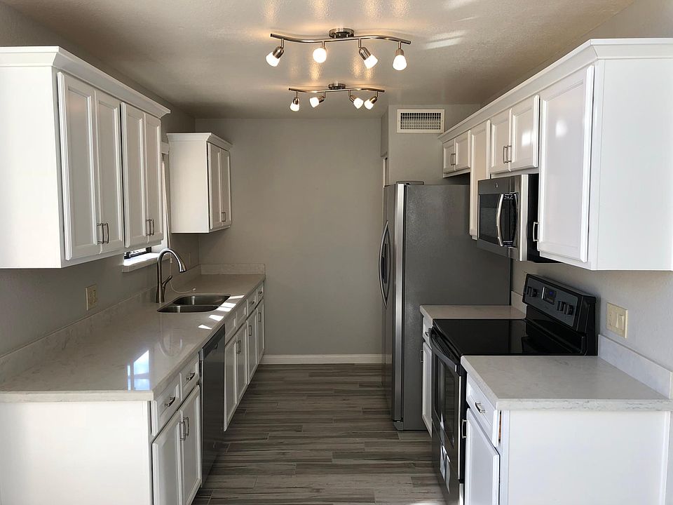 1st image of 4435 E Amberwood Dr
