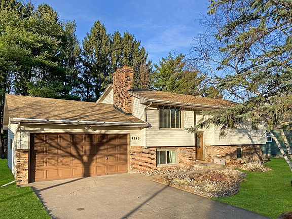 2nd image of 4749 105th Ln NE