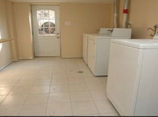 1017 Queen St E #D, Toronto, ON M4M 1K3