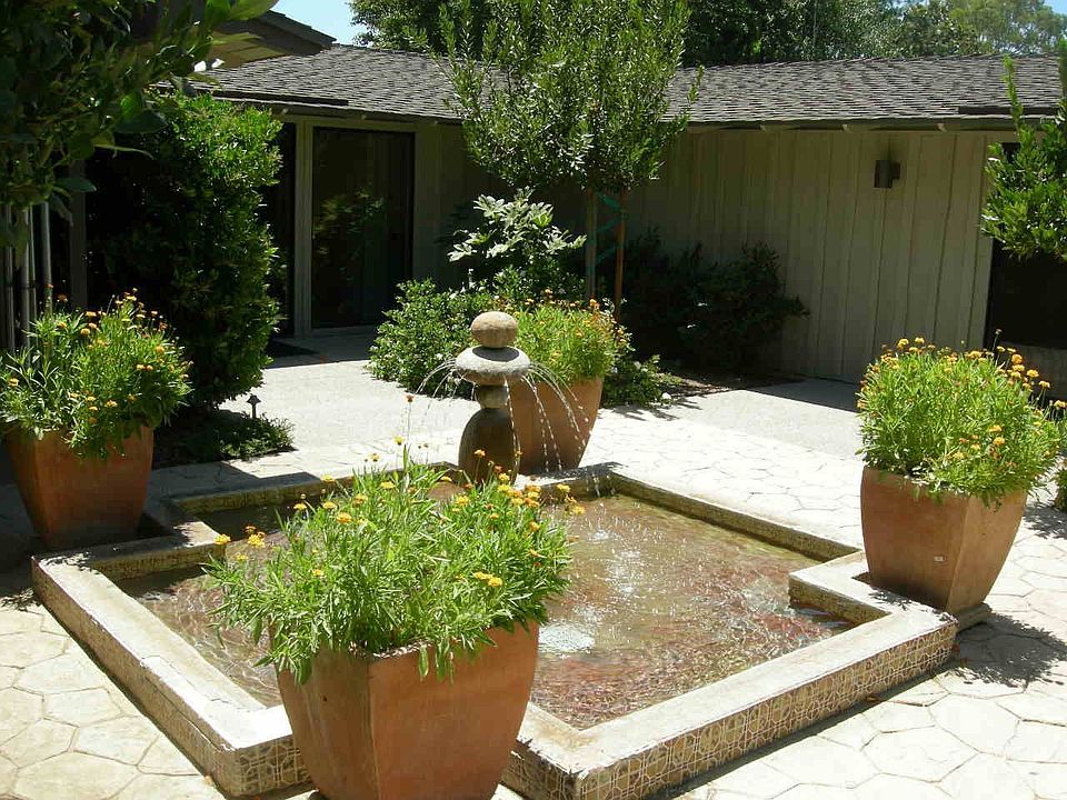 Newt Russel Fountain