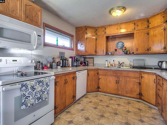 5th image of 5851 Montgomery St