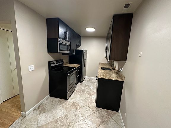 4th image of 950 Ann St APT 304