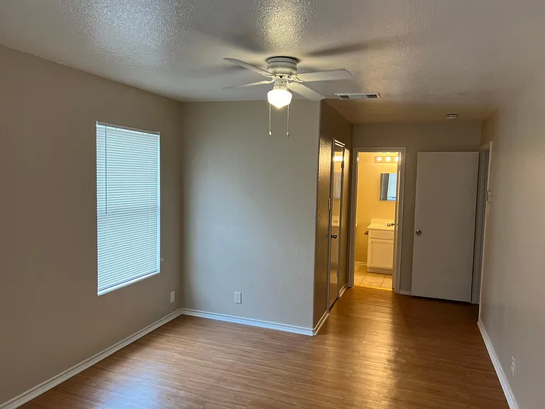 9642 Sekula Dr — Photo 11