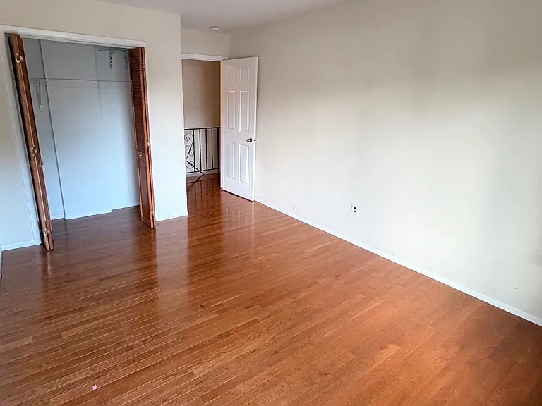 914 Merritt Dr #B — Photo 3