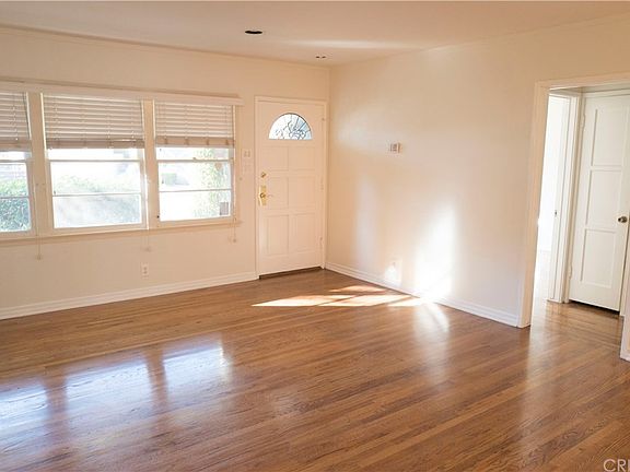 4th image of 6026 Greenbush Ave