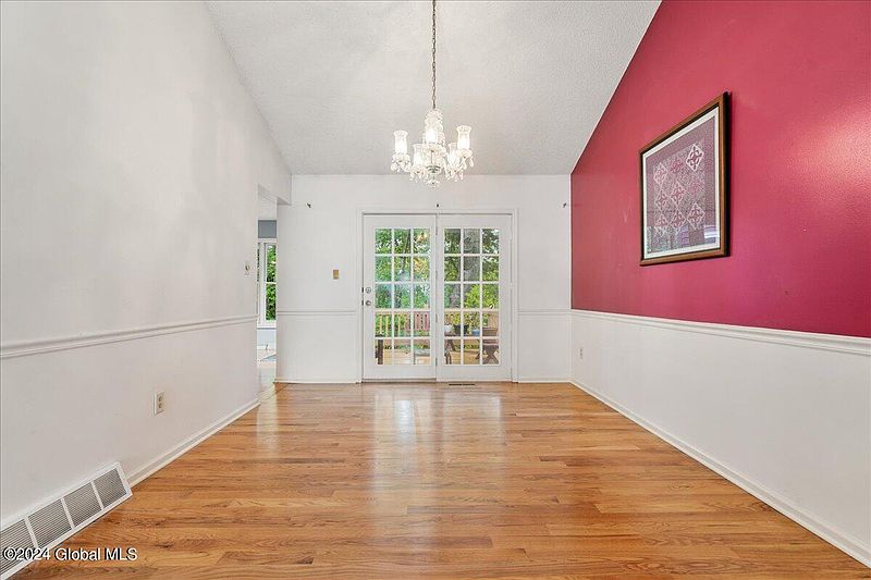 4th image of 15 Fairfield Drive