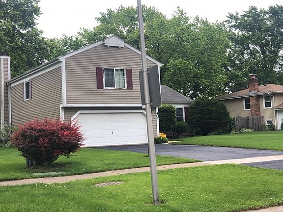 3rd image of 48 Saratoga Dr