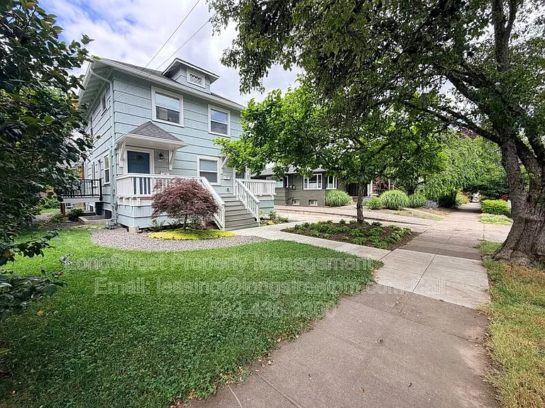 1749 SE 46th Ave — Photo 3