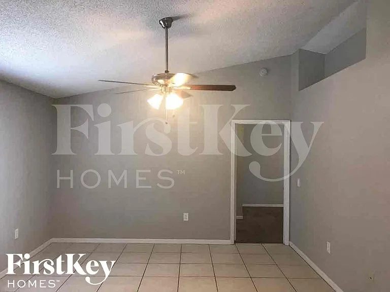 7424 Little Pond Ct — Photo 2