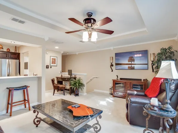 741 White Dr APT 33, Tallahassee, FL 32304