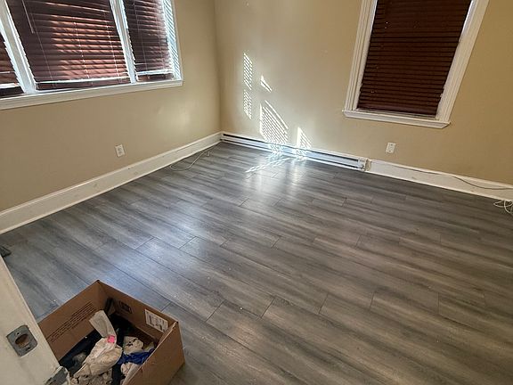 4th image of 4709 Longshore Ave