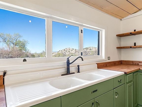 4th image of 28 Backroad