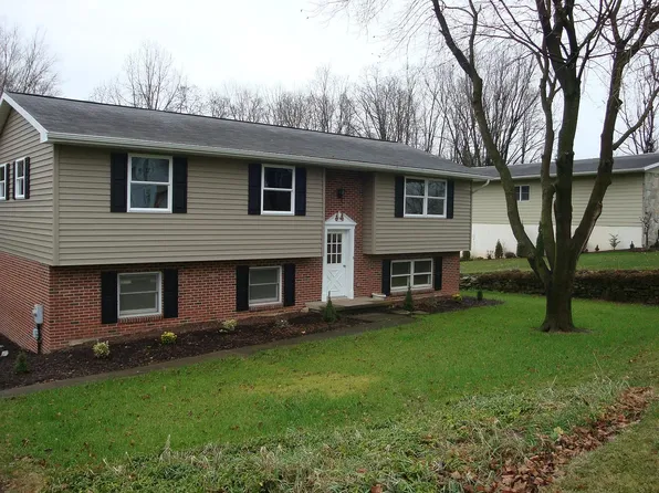 1031 Saxton Dr, State College, PA 16801