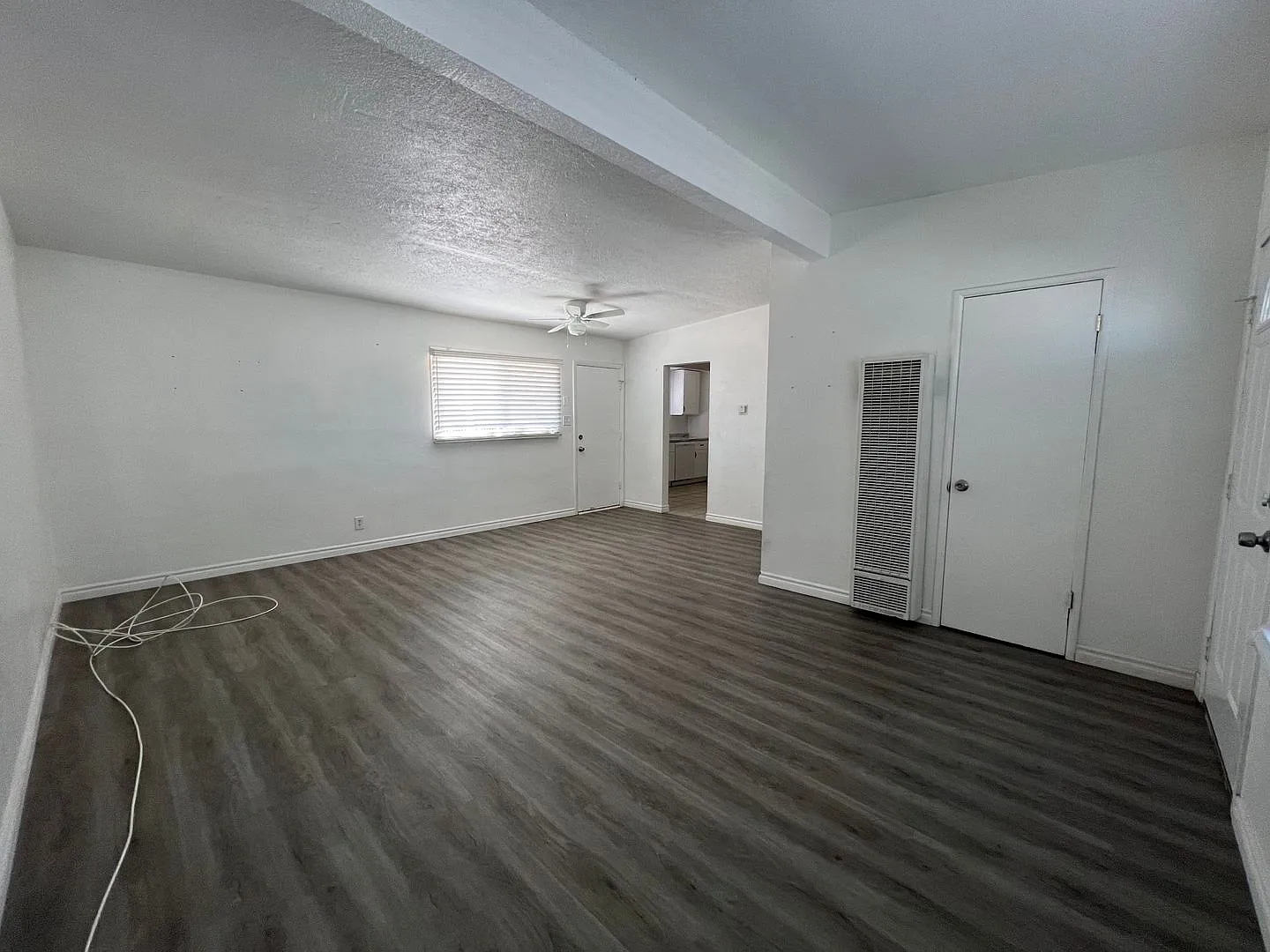 4BD/2BA In La Mirage. Nice Backyard! — Photo 3