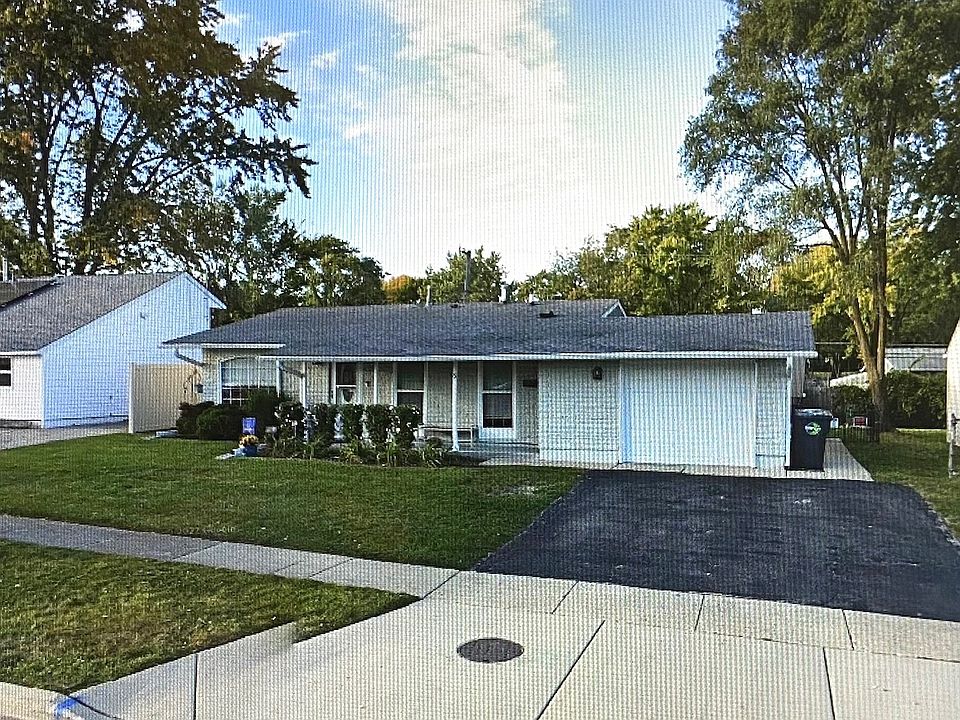 1st image of 6 E Briarwood Dr