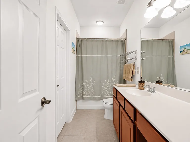 4496 Congressional Dr — Photo 7