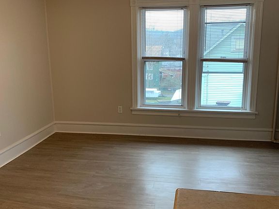 4th image of 1037 Hepburn St Floor 2