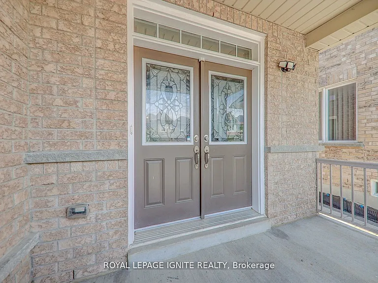 102 Garrardview St — Photo 4