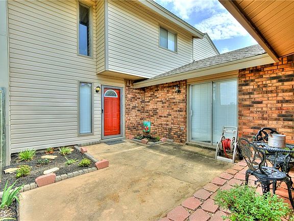 3rd image of 12200 Greenlea Chase W