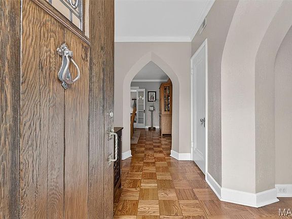 4th image of 539 Donne Ave
