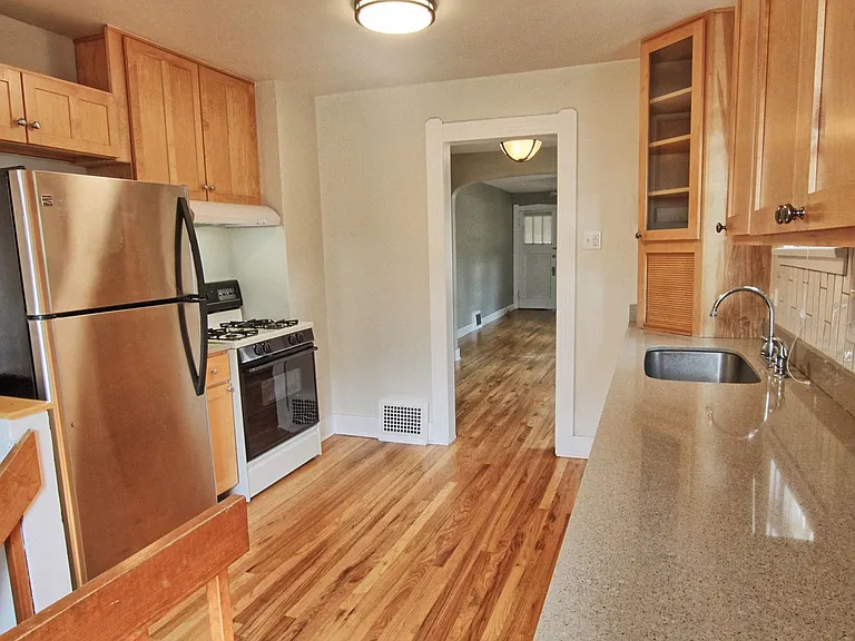 505 S Gaylord St — Photo 4