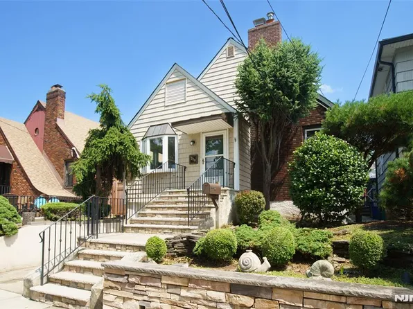218 Riverview Ave, North Arlington, NJ 07031