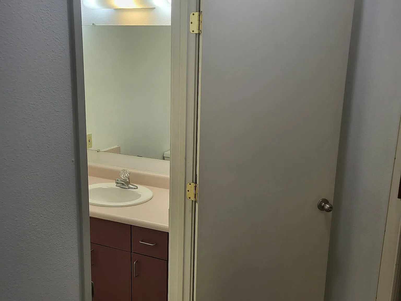 3 bed, 1.5 bath, 1100 sqft, $1,900 — Photo 4