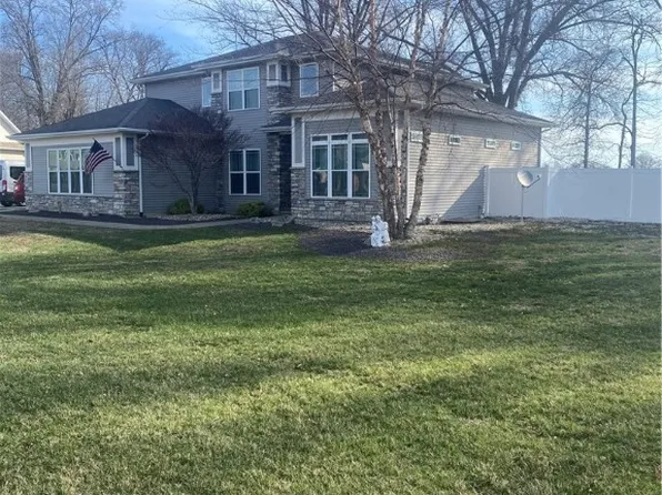 11705 Bob White Ln, Robinson, IL 62454