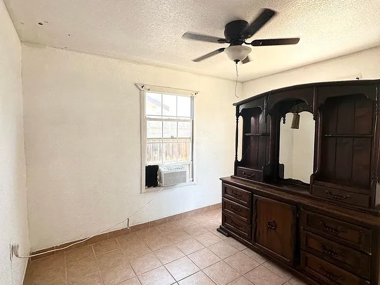 2209 W Kentucky Ave — Photo 6