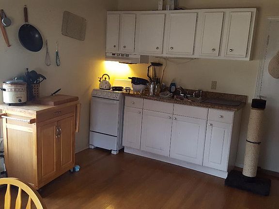 2nd image of 519 Whitney Ave APT 2
