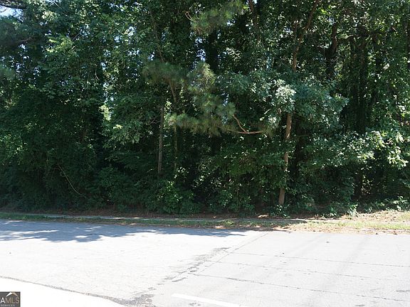 3rd image of 3020 Clairmont Rd