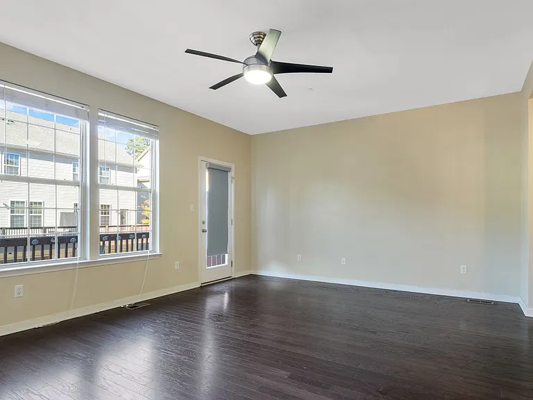 50 Transit Ln — Photo 18