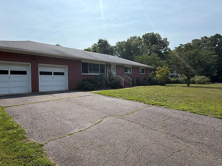545 Cassville Rd — Photo 11