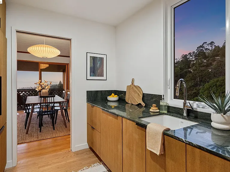 540 Dwight Pl — Photo 23