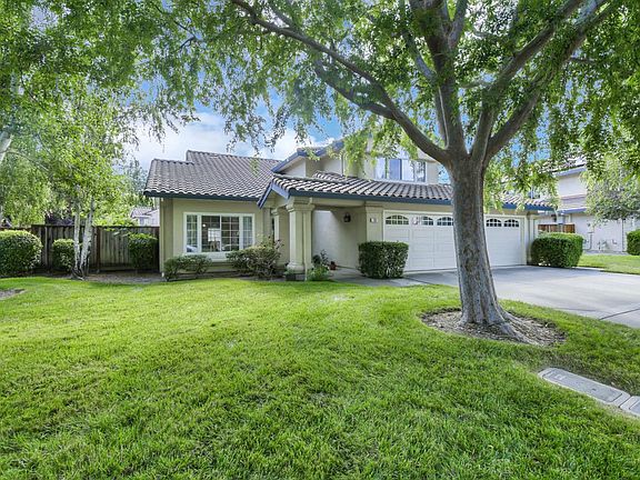 2nd image of 109 Zinfandel Cir