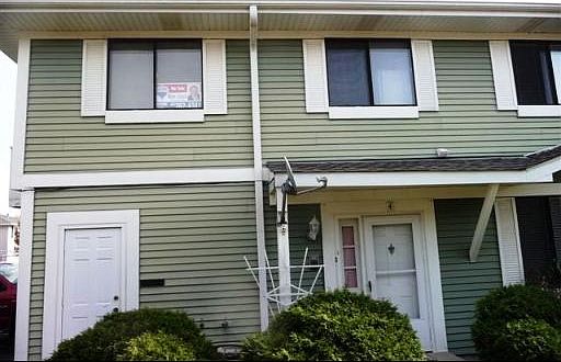 1st image of 29W566 Winchester Cir S #4